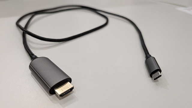 Type-CとHDMIの変換器